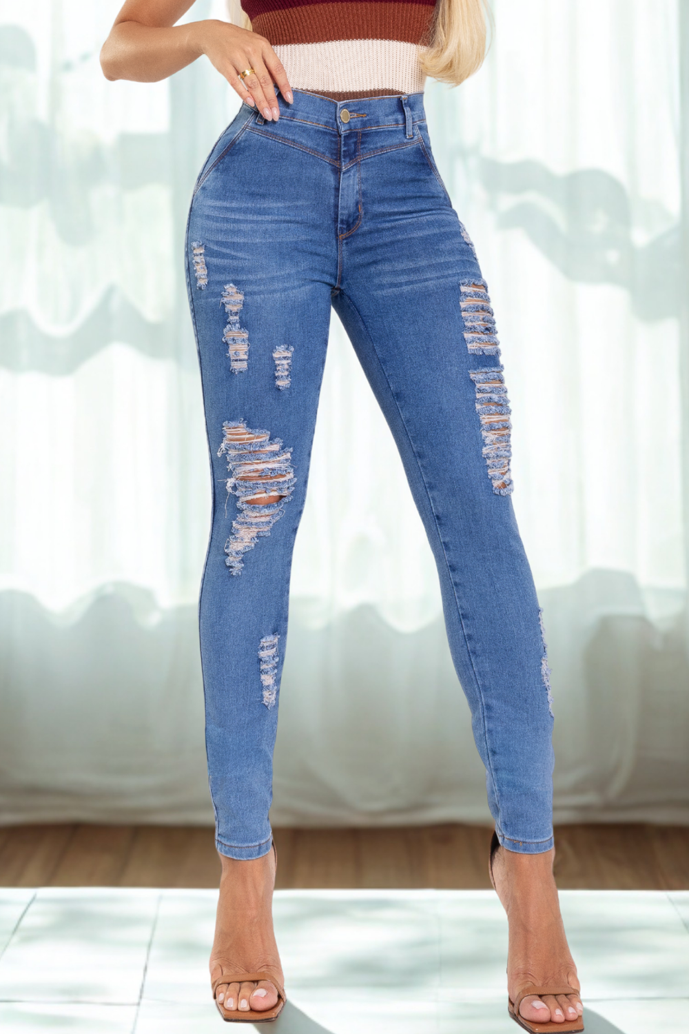 Calça Jeans Skinny Levanta Bumbum Feminina Destroyed