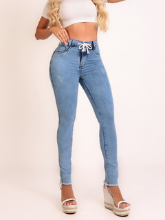 Calça Jeans Feminina Skinny Super Colada Corpo Stretch Leve