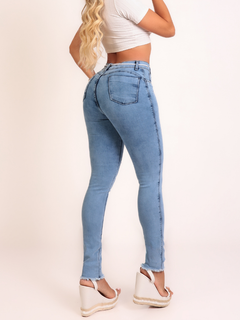 Calça Jeans Feminina Skinny Super Colada Corpo Stretch Leve