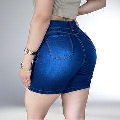 Bermuda Meia Coxa Jeans Feminina Detalhes Ilhos